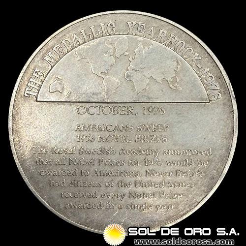 ESTADOS UNIDOS DE AMERICA - THE MEDALLIC YEARBOOK - AMERICAN SWEEP 1976 NOBEL PRIZES - MEDALLA DE PLATA .925