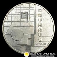 NA1 - ALEMANIA - 10 EUROS, 2004 - BAUHAUS DESSAU - MONEDA DE PLATA